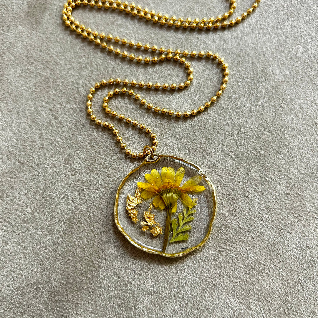 Nature flowers necklace