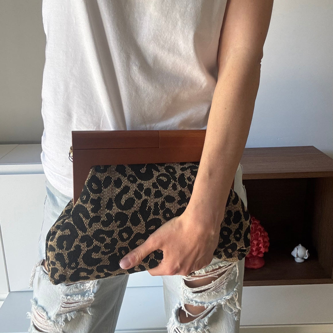 Borsa Sheena