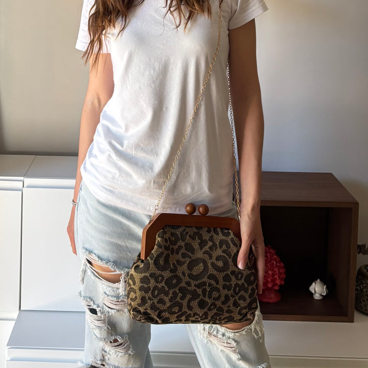 Borsa Sheena